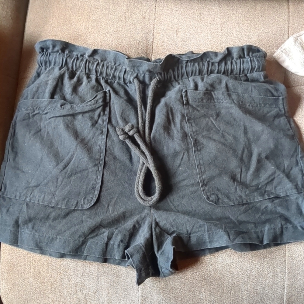 Grey shorts